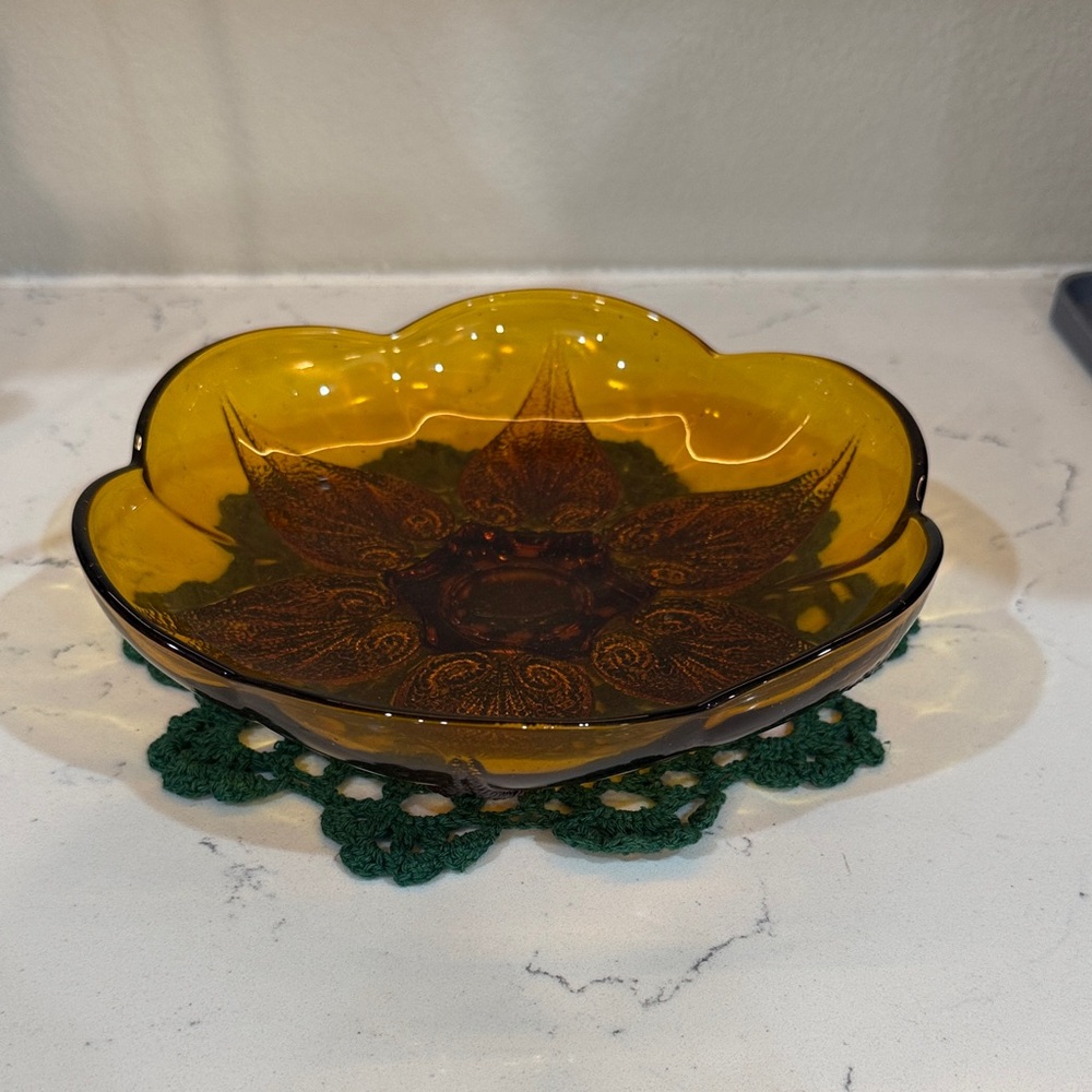 Vintage Indiana Pressed Flower Petal Design Amber Color Bowl